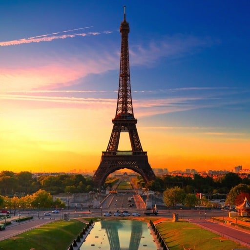 Download Pink Eiffel Tower Keychains Wallpaper | Wallpapers.com